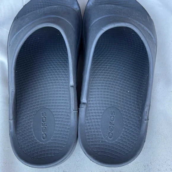 OOFOS Charcoal Slide Sandals - Picture 3 of 11